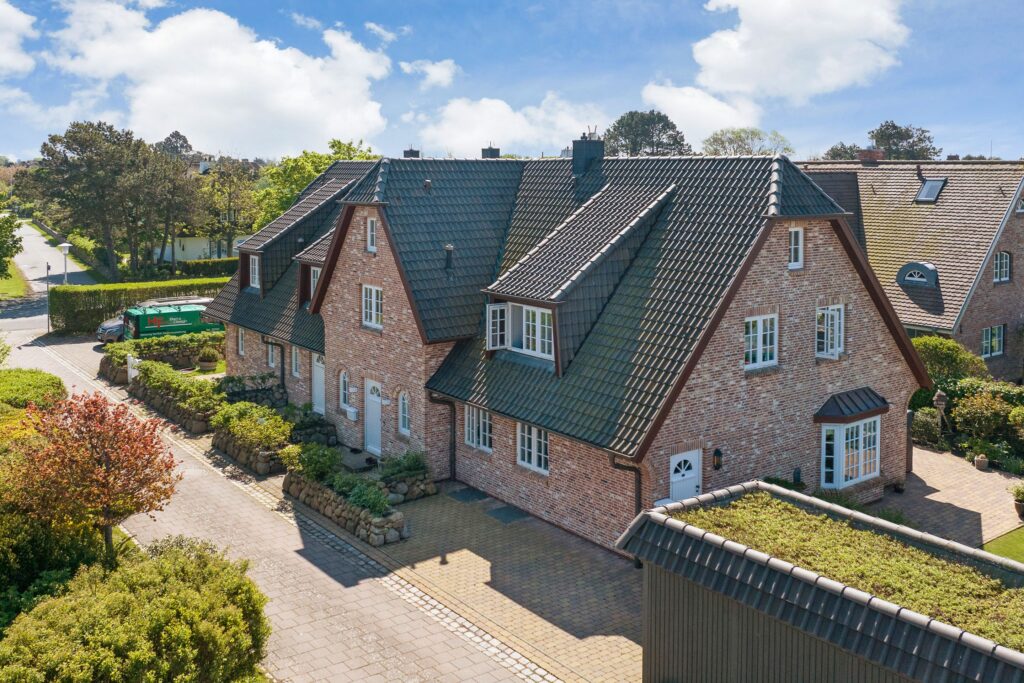 Großzügiges Ferienhaus auf Sylt von außen