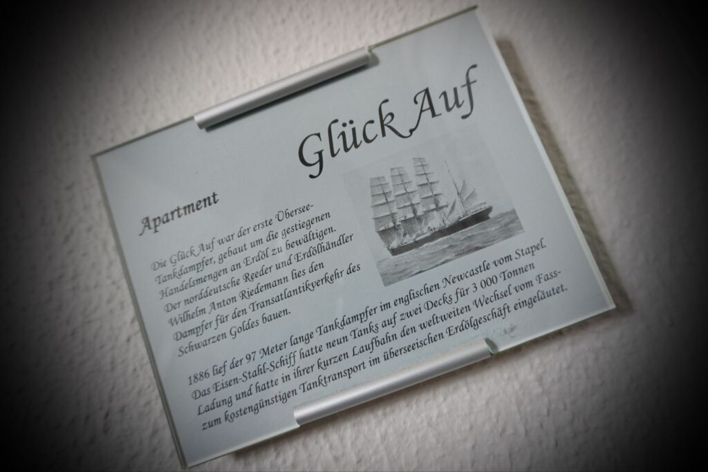 Informationsschild zu einem Appartement in Ferienwohnung auf Sylt