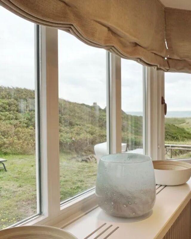 Absolute Premium Lage 👌🏼🌊❤️ 
Im ‚Smuk Hus‘ urlaubt ihr im Einklang mit Meer und Gezeiten – der Nordsee näher gibt‘s auf Sylt kaum!

✨4 Personen 
🌳 Terrasse
🔥 Kamin
🌊 Meerblick
💕 Traumlage 

Dieses Jahr noch verfügbar: 🐚

vom 12. bis 20. Oktober 
vom 27. Oktober bis 10. November 
vom 15. bis 21. Dezember