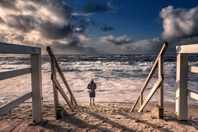 Stürmischer Advent hier auf der Insel 🌬️🌊 - ob der blaue Himmel sich wohl irgendwann wieder blicken lässt😉? 

Wir wünschen euch eine besinnliche Adventszeit, macht es euch gemütlich🎄✨